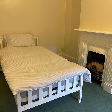 Rooms In A Victorian Comfortable 4-Bedroom House In Milton Keynes Rooms Not En-Suites Wolverton  Bagian luar foto