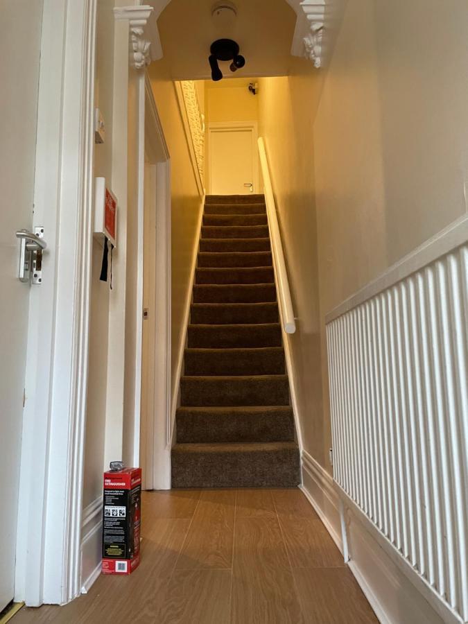 Rooms In A Victorian Comfortable 4-Bedroom House In Milton Keynes Rooms Not En-Suites Wolverton  Bagian luar foto