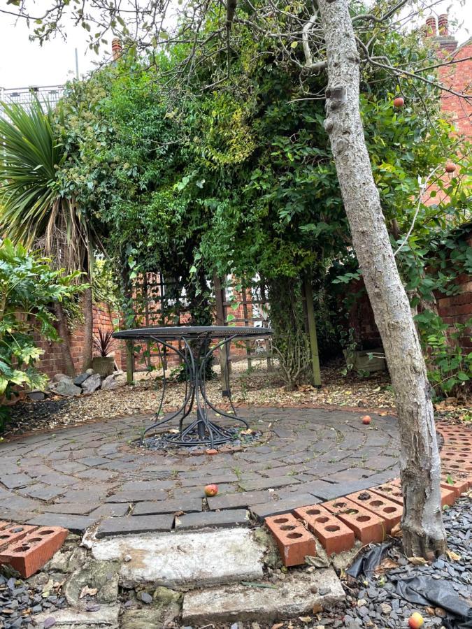 Rooms In A Victorian Comfortable 4-Bedroom House In Milton Keynes Rooms Not En-Suites Wolverton  Bagian luar foto